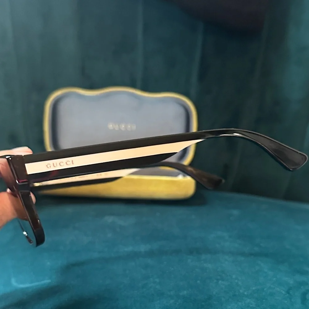 Gucci sporty sunglasses